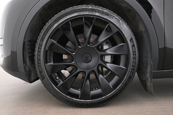 Tesla Model Y 27 of 27