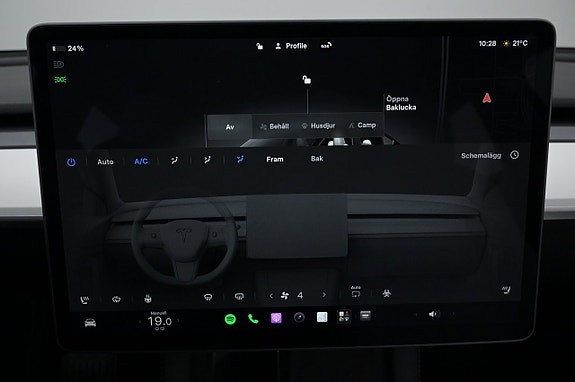 Tesla Model Y 20 of 27