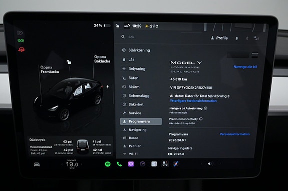 Tesla Model Y 14 of 27
