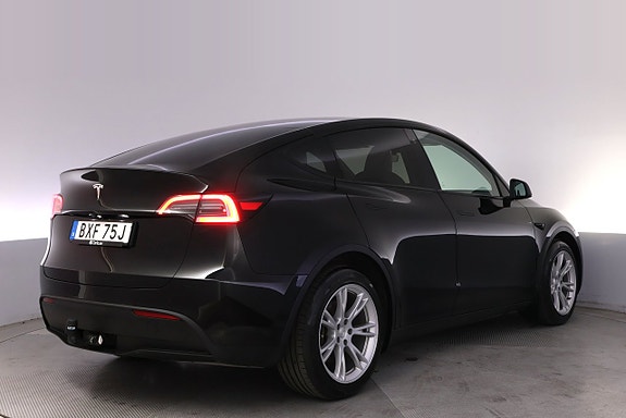 Tesla Model Y 5 of 27