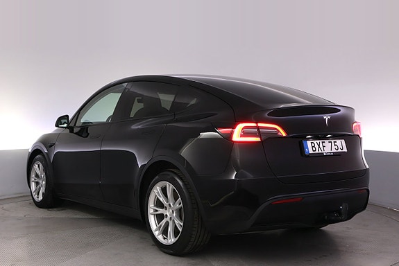 Tesla Model Y 4 of 27