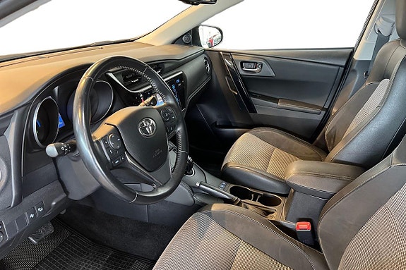 Toyota Auris 13 of 23