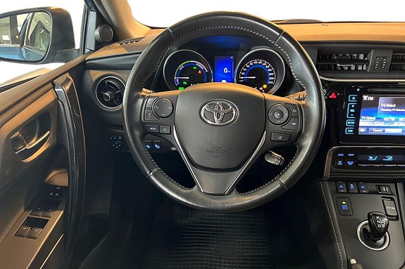 Toyota Auris 10 of 23