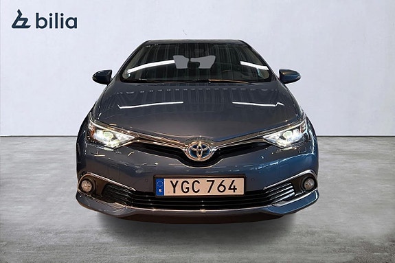 Toyota Auris 6 of 23