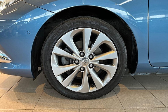 Toyota Auris 17 of 23