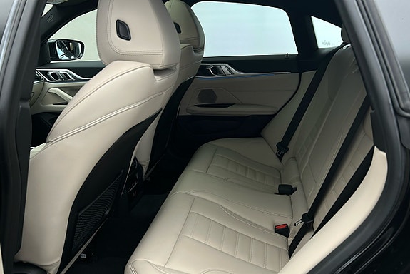 BMW i4 13 of 28