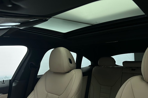 BMW i4 18 of 28