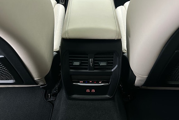 BMW i4 22 of 28