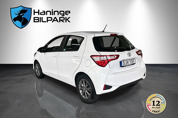 Toyota Yaris 8 of 23