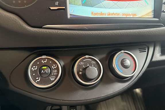 Toyota Yaris 19 of 23