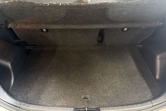 Toyota Yaris 15 of 23