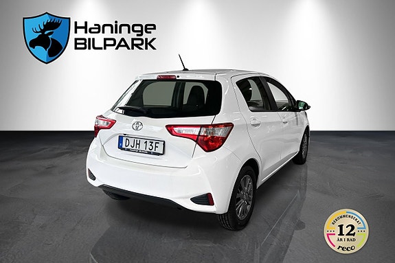 Toyota Yaris 6 of 23
