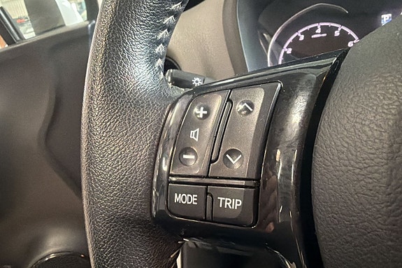 Toyota Yaris 13 of 23
