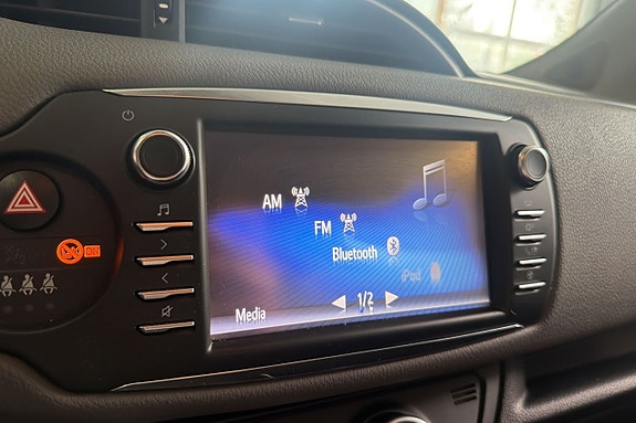 Toyota Yaris 17 of 23