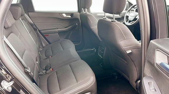 Ford Kuga 5 of 9