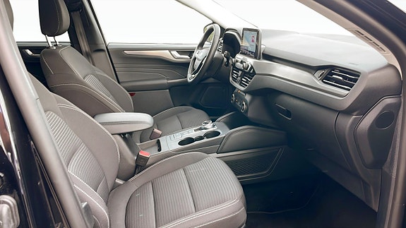 Ford Kuga 3 of 9