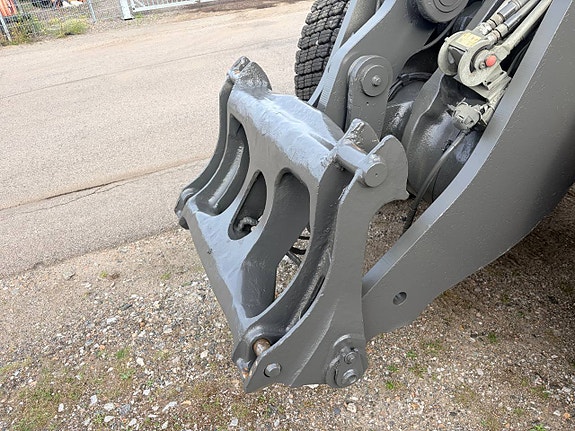 Volvo L120G 5 of 12