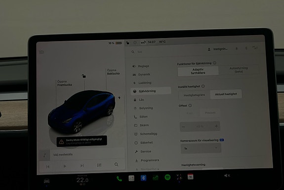 Tesla Model Y 24 of 26
