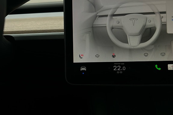 Tesla Model Y 21 of 26