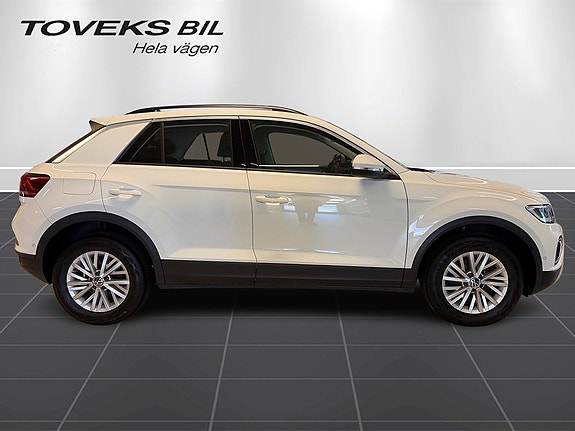 Volkswagen T-Roc 2 of 11