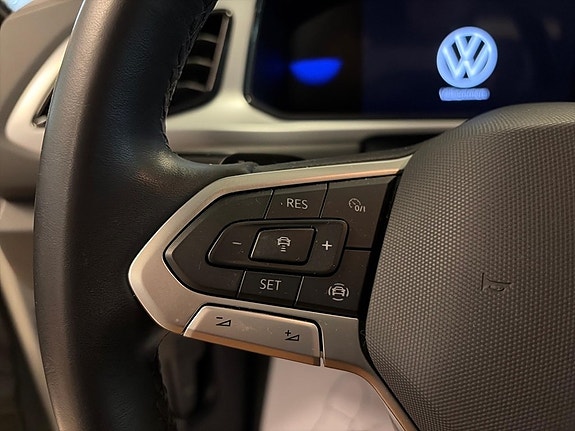 Volkswagen T-Roc 8 of 11