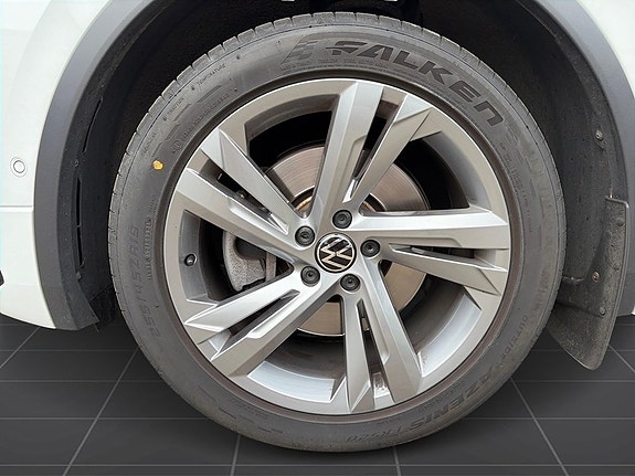 Volkswagen Tiguan 4 of 13