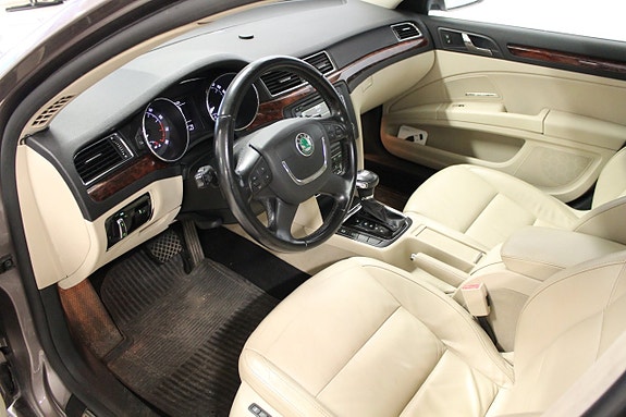 Skoda Superb 7 of 10