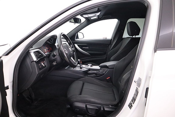 BMW 320 11 of 25