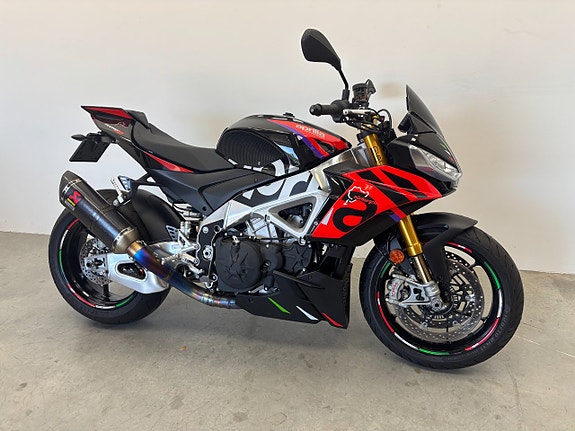 Aprilia Tuono V4 1100 Factory Akrapovic 2 of 10