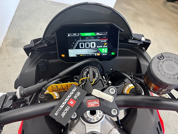 Aprilia Tuono V4 1100 Factory Akrapovic 10 of 10