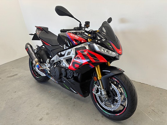 Aprilia Tuono V4 1100 Factory Akrapovic 6 of 10