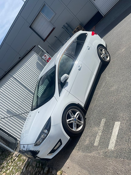Ford Focus 2 of 8