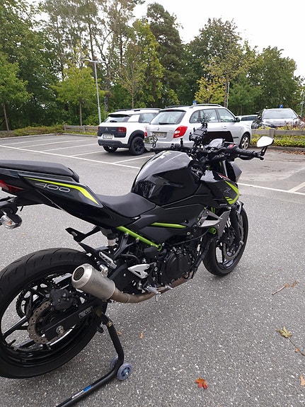 Kawasaki Z400 4 of 11