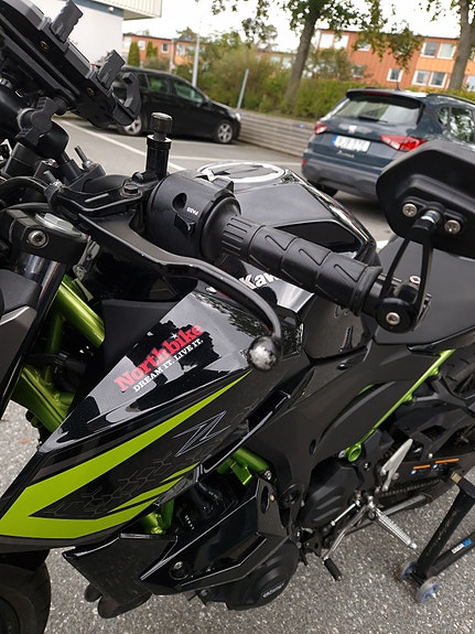 Kawasaki Z400 9 of 11