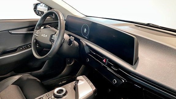 Kia EV6 4 of 9