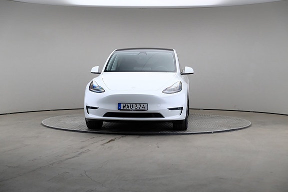 Tesla Model Y 3 of 26