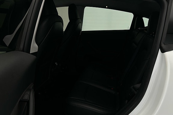 Tesla Model Y 12 of 26