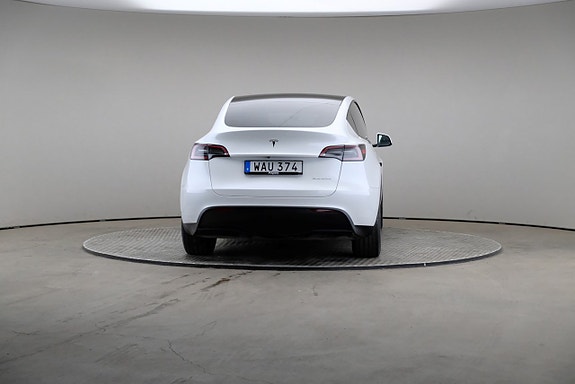 Tesla Model Y 5 of 26