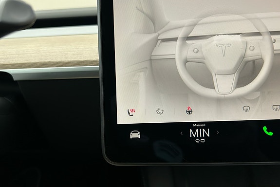 Tesla Model Y 21 of 26