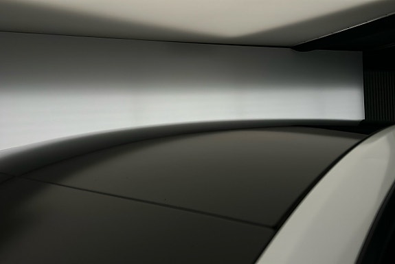Tesla Model Y 17 of 26