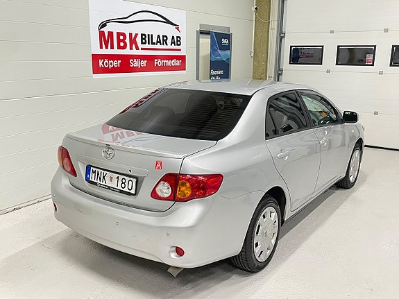 Toyota Corolla 7 of 23