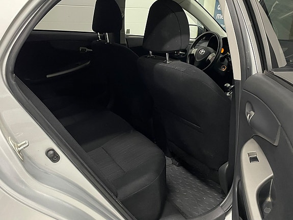 Toyota Corolla 20 of 23