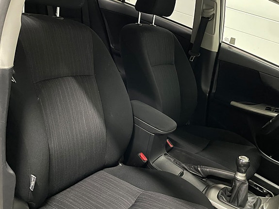 Toyota Corolla 19 of 23