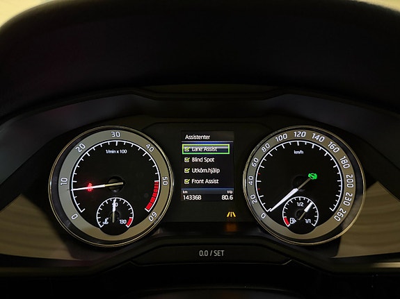 Skoda Superb 18 of 24
