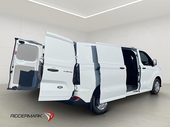 Ford Transit Custom 12 of 30