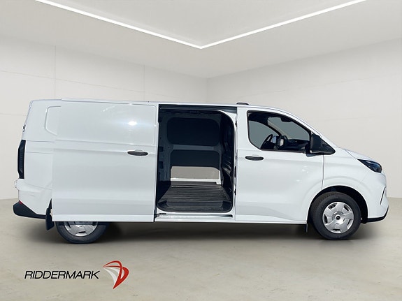 Ford Transit Custom 11 of 30