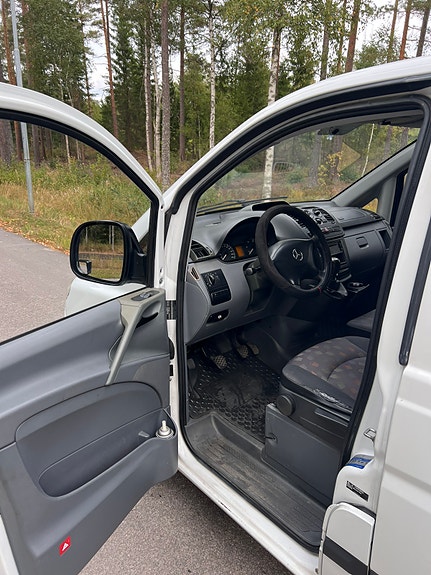 Mercedes-Benz Vito 109 4 of 5