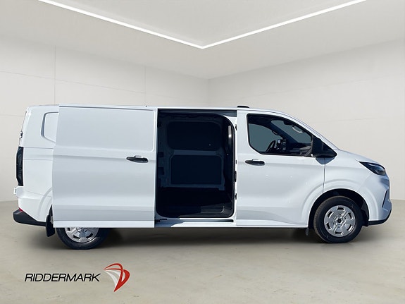 Ford Transit Custom 11 of 30
