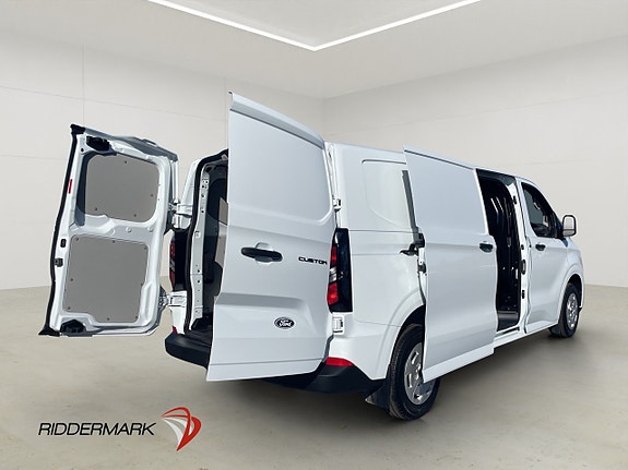 Ford Transit Custom 12 of 30