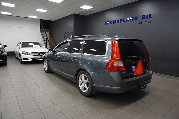 Volvo V70 6 of 12